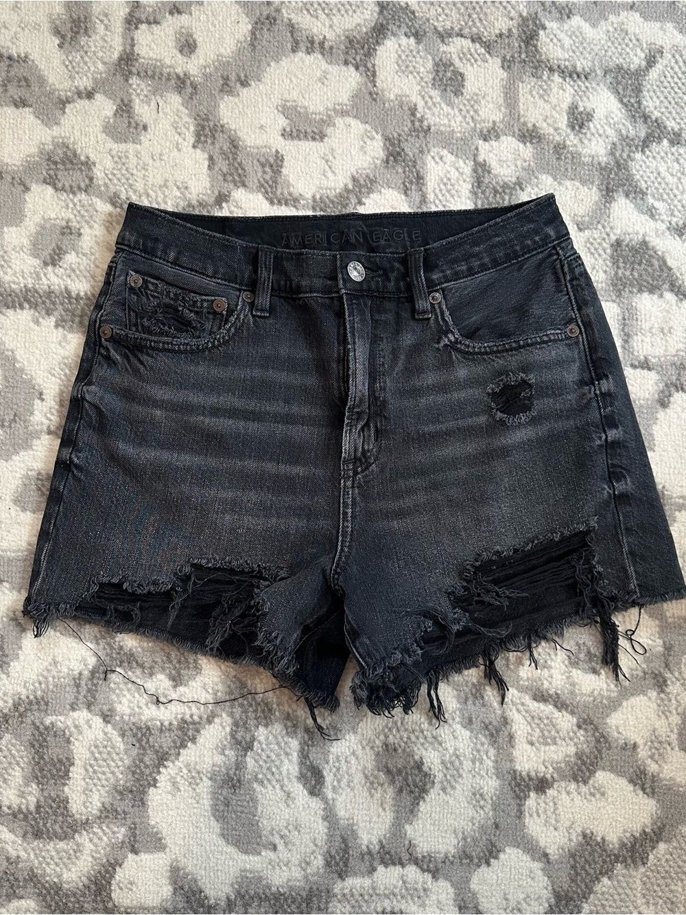 American Eagle Highest Rise 90s Boyfriend Shorts Black Size 4 High Waisted